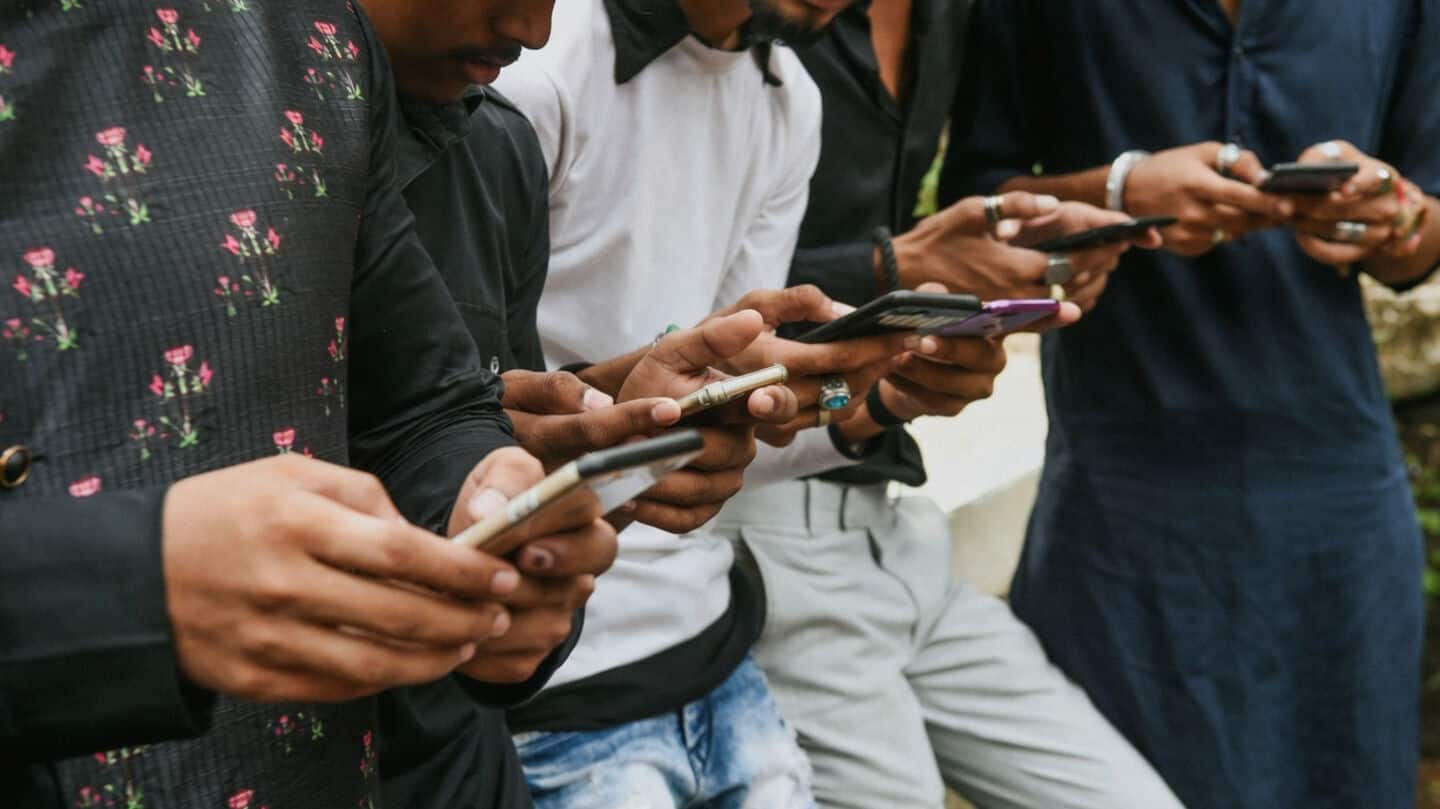 Centre mandates caller-ID apps to share spam data with telcos 