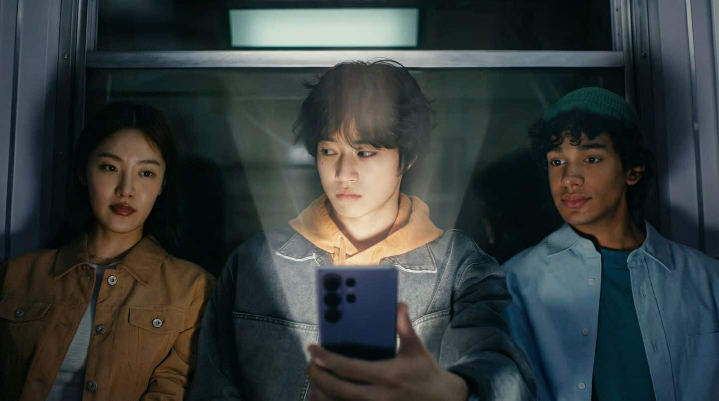 How Samsung's new privacy display blocks shoulder surfing 