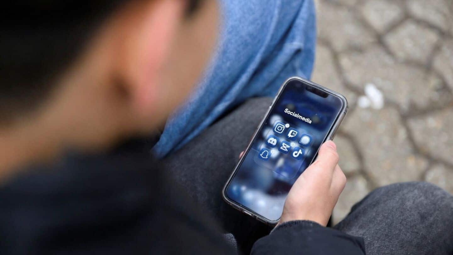 FBI warns these apps could expose your data