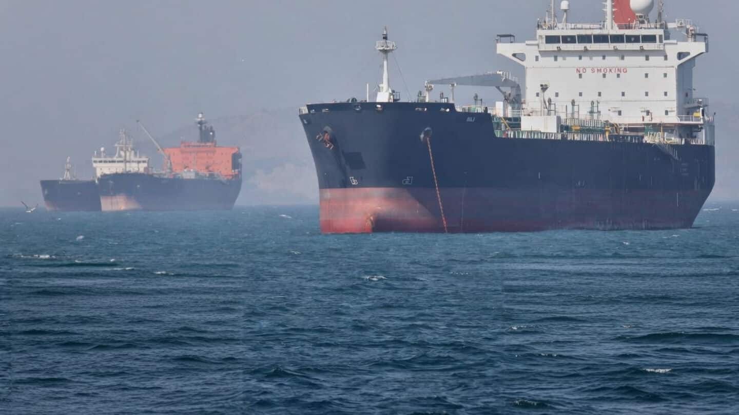 US probes suspicious $2.6B oil trades tied to Iran announcements