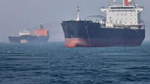 US probes suspicious $2.6B oil trades tied to Iran announcements