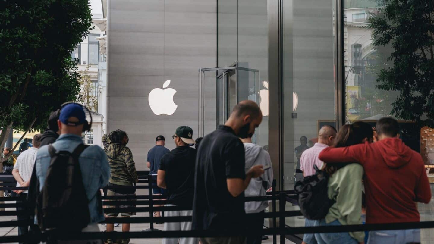 Apple briefly overtakes NVIDIA as world's most valuable company