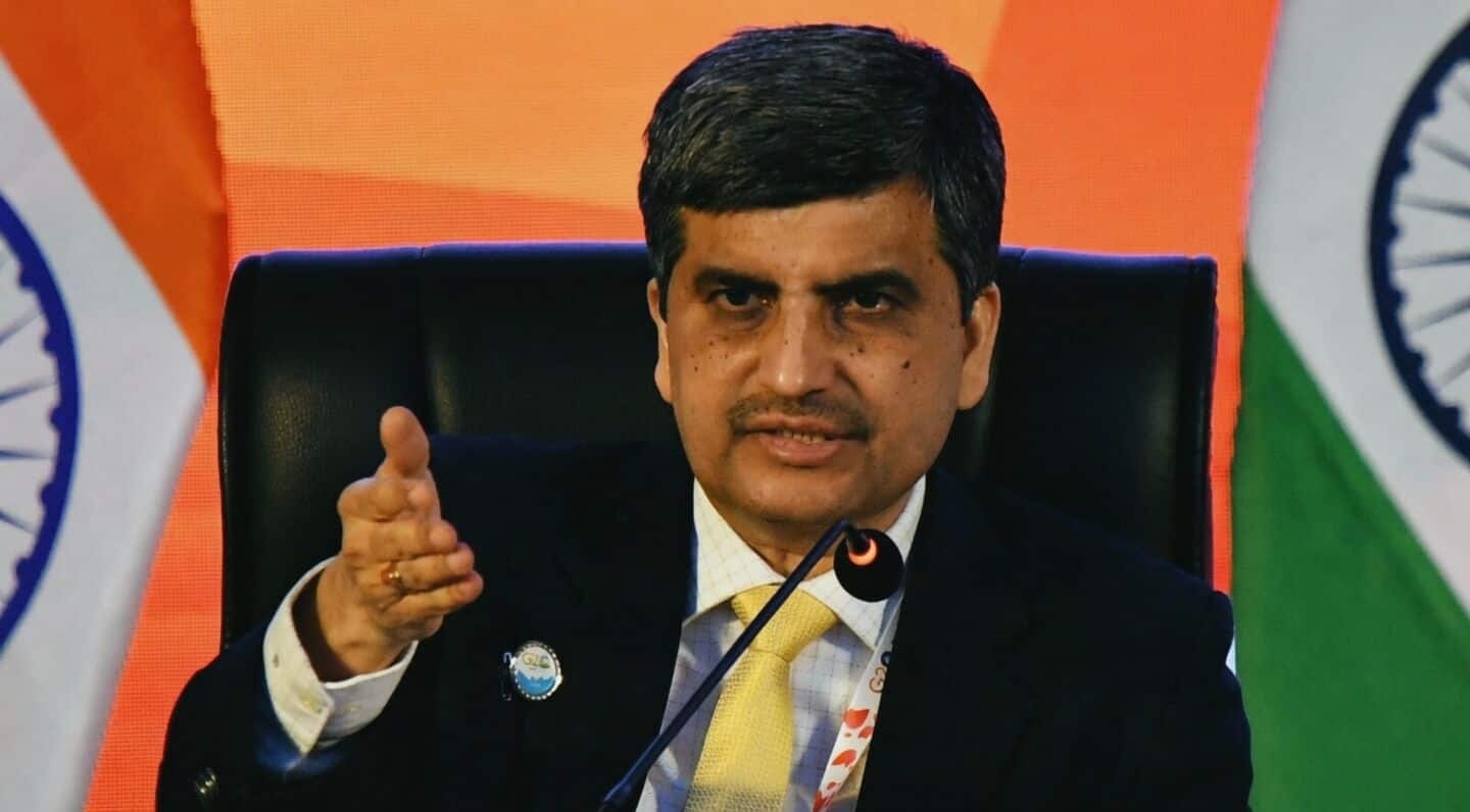 Individual salespersons should be linked to every insurance policy: IRDAI