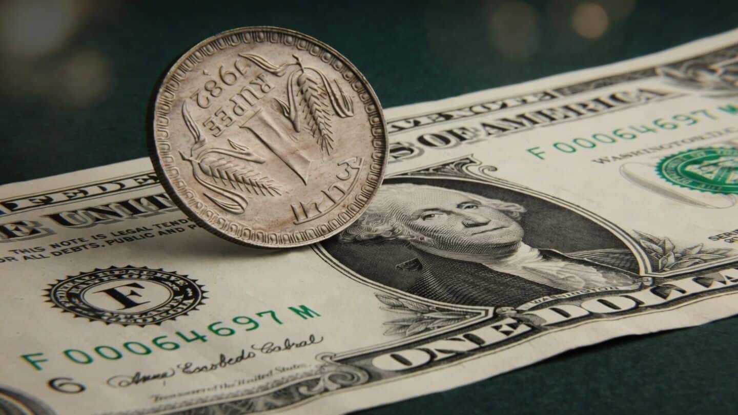 India's forex reserves hit record high of $730B