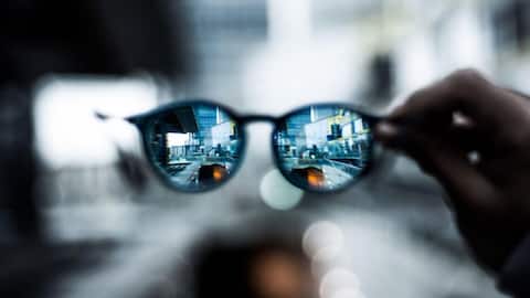 This new iPhone app can detect camera-equipped smart glasses nearby