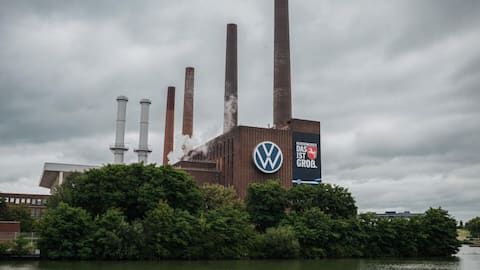Volkswagen CEO's restructuring plan rejected by key board members