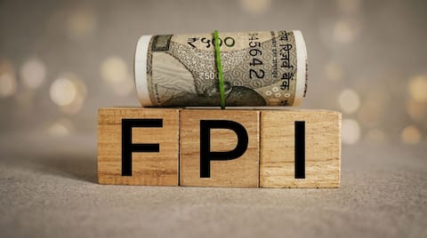 Foreign investors withdraw ₹60,800cr from equities in April