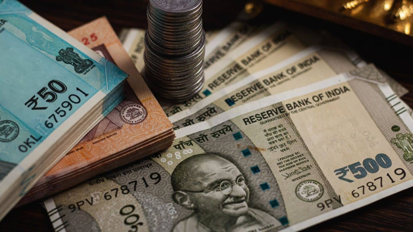 Foreign investors withdraw ₹52,100cr from Indian equities in October
