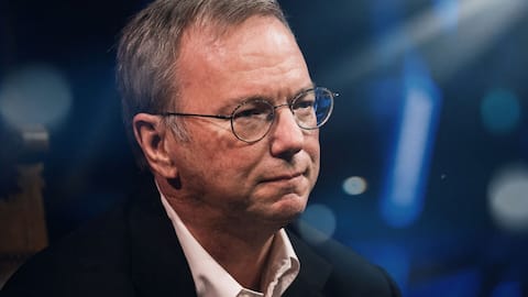 NASA picks former Google CEO's rocket company for Mars mission 