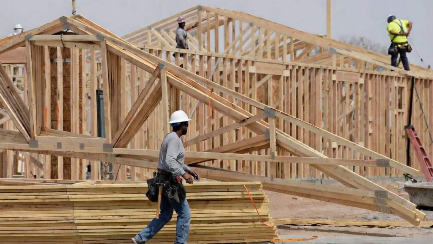 US job openings rise to 7M, but hiring slows