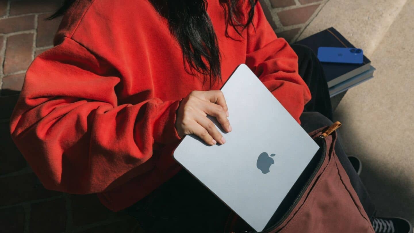 Apple's touchscreen MacBook Pro could be significantly lighter