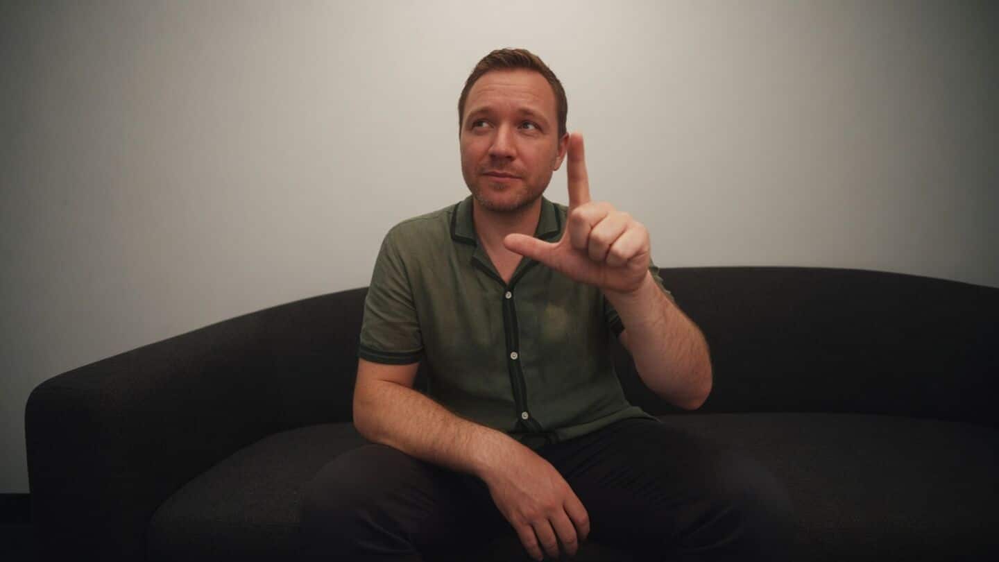 Google's new AI model converts sign language to text