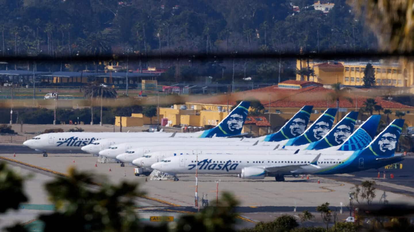 Alaska Airlines grounds flights after major IT outage