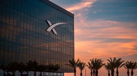 SpaceX mulls dual-class share structure for IPO