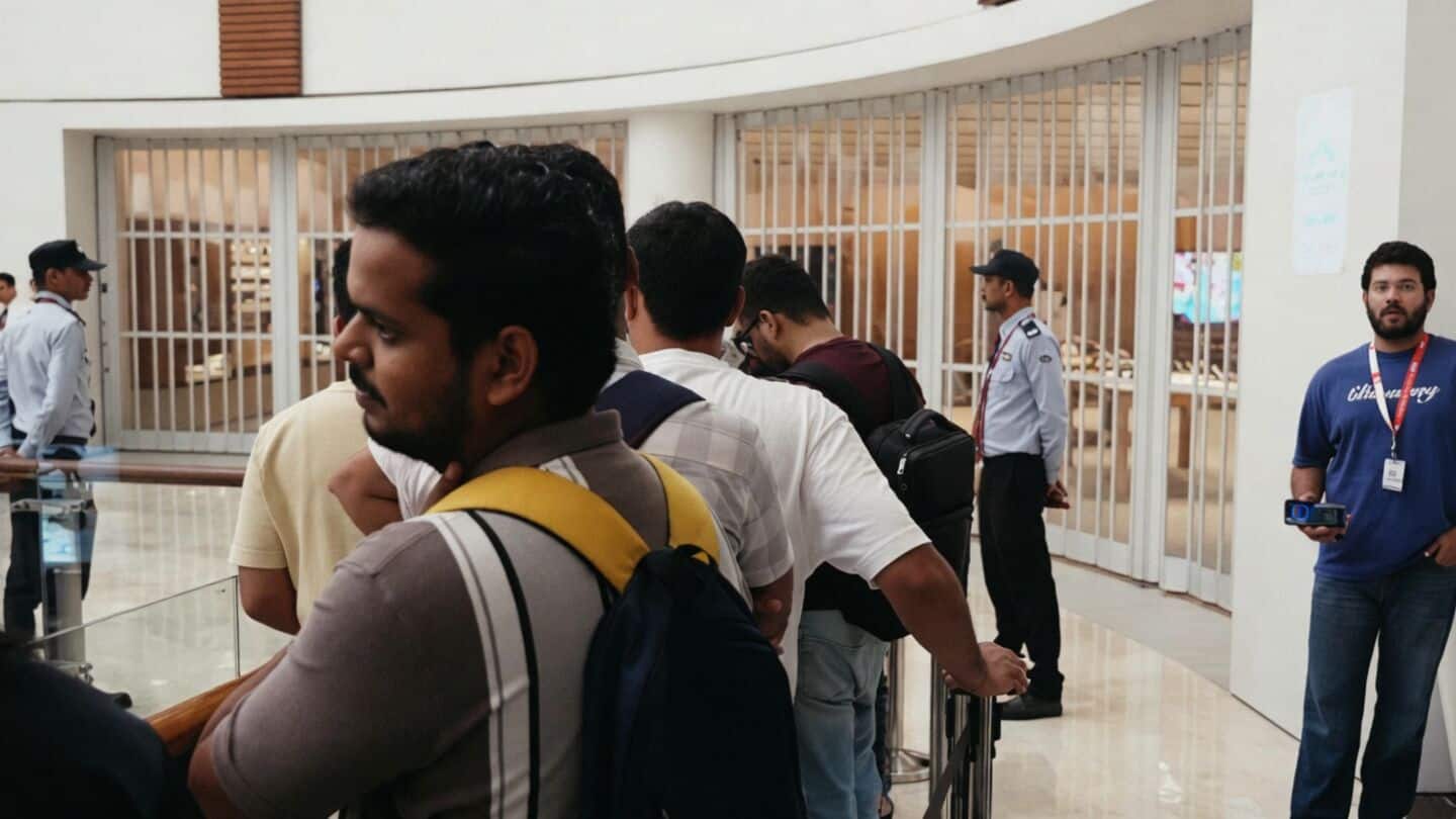 Long queues outside Apple stores as new iPhone sales begin 
