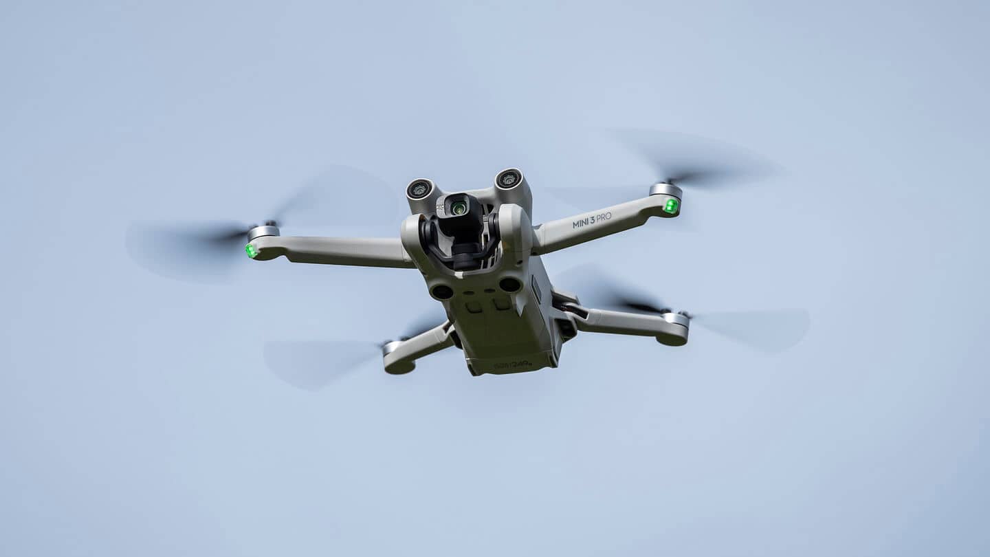 This new tech lets drones pull-off stunts autonomously—better than humans This new tech lets drones pull-off stunts autonomously—better than humans