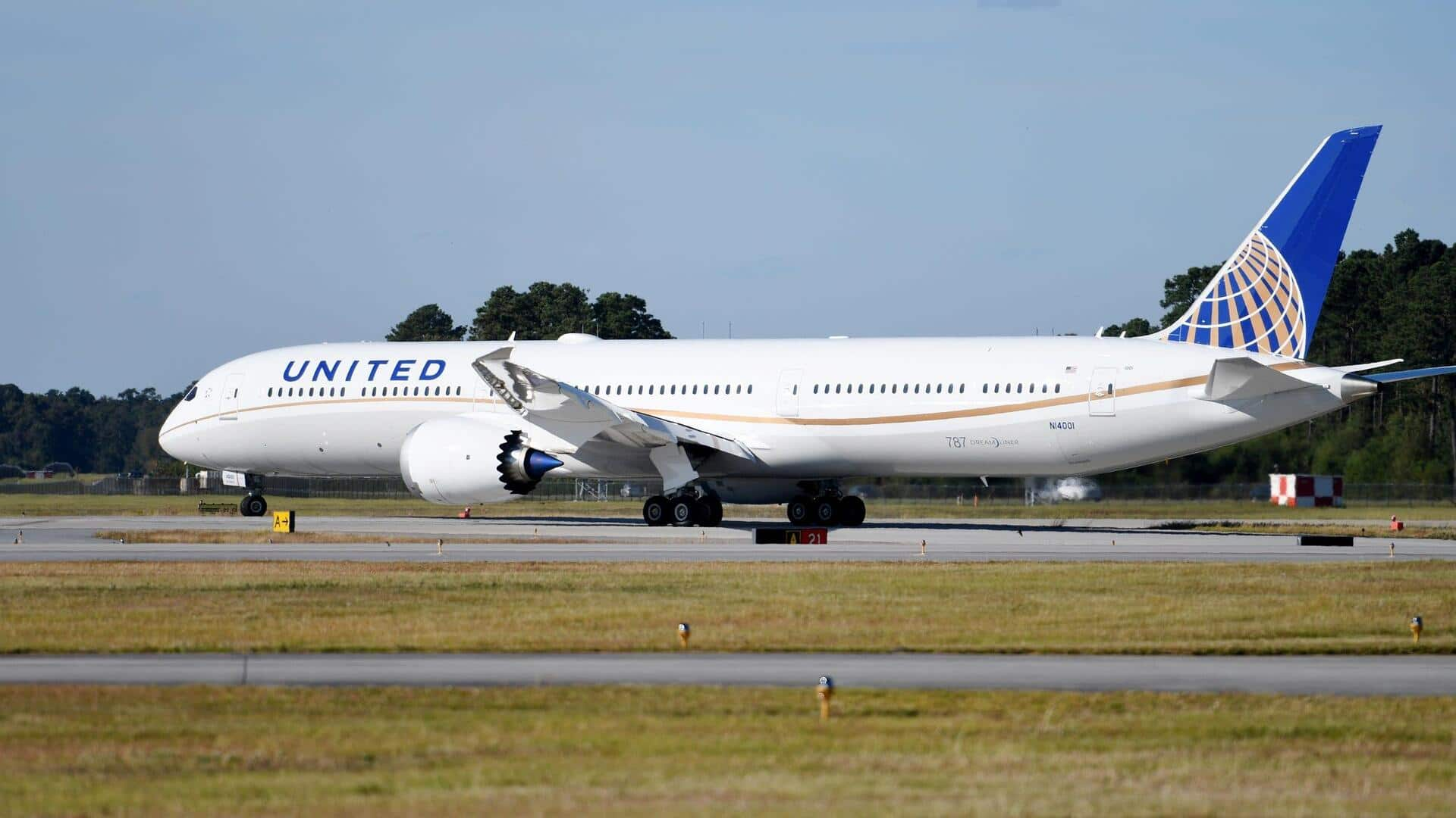 United Airlines flight turns around after pilot forgets passport 