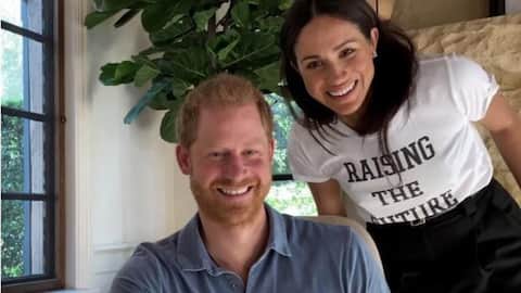 Prince Harry comforts passenger on flight: Here's what happened