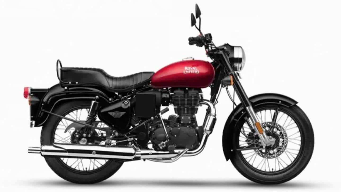 The bike has a halogen headlamp and analog instrument console The bike has a halogen headlamp and analog instrument console
