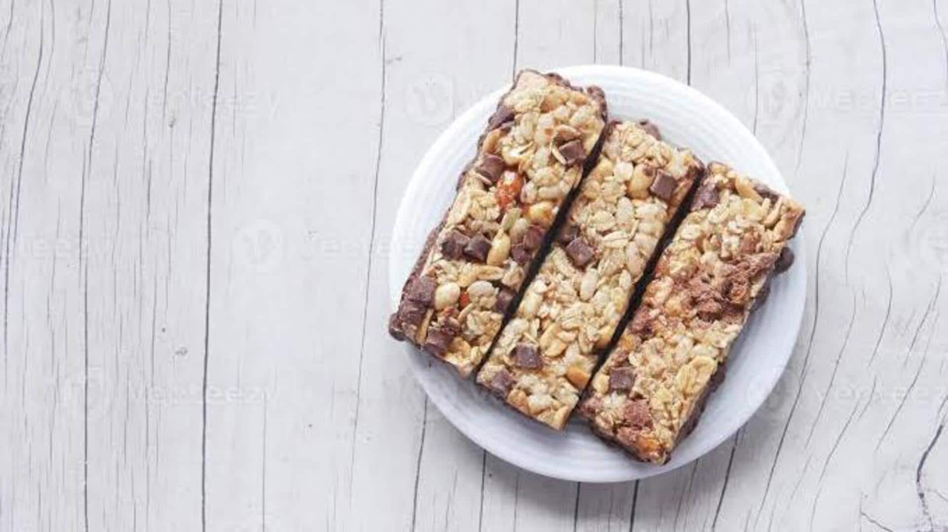 Almond oat bars: The grab-and-go breakfast