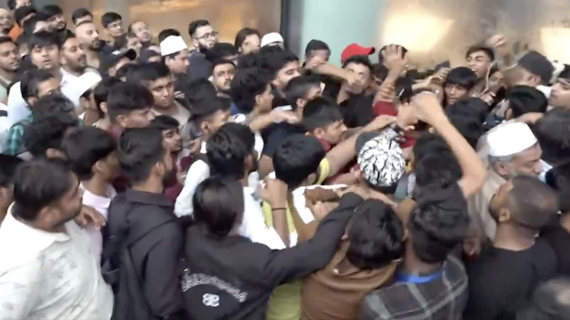 Watch: Punches fly at Apple Store during iPhone 17 launch