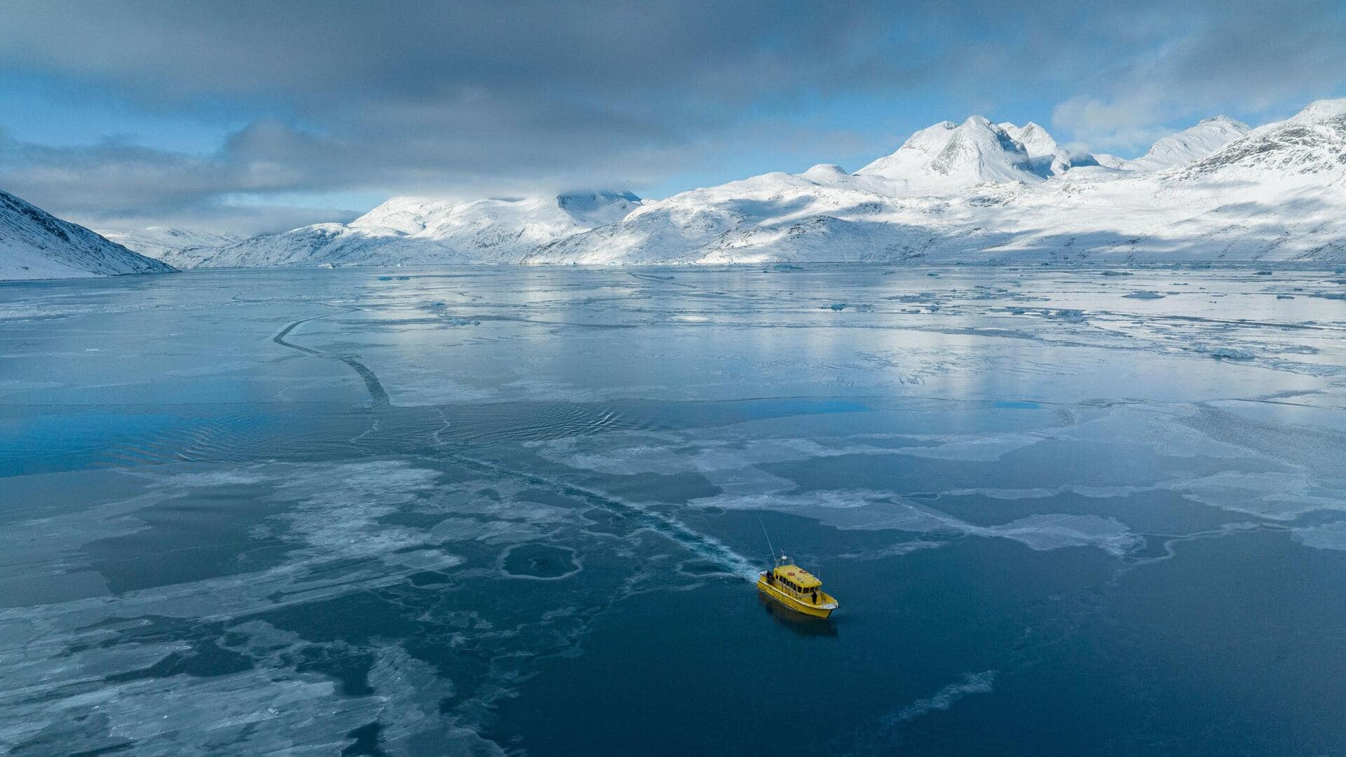 Join US, get $100,000: Trump woos Greenlanders 