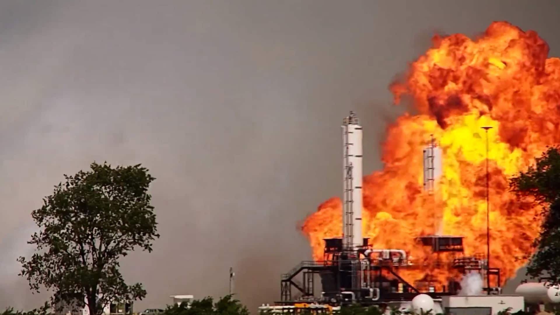Watch: Massive explosion at SpaceX base during Starship engine test Watch: Massive explosion at SpaceX base during Starship engine test