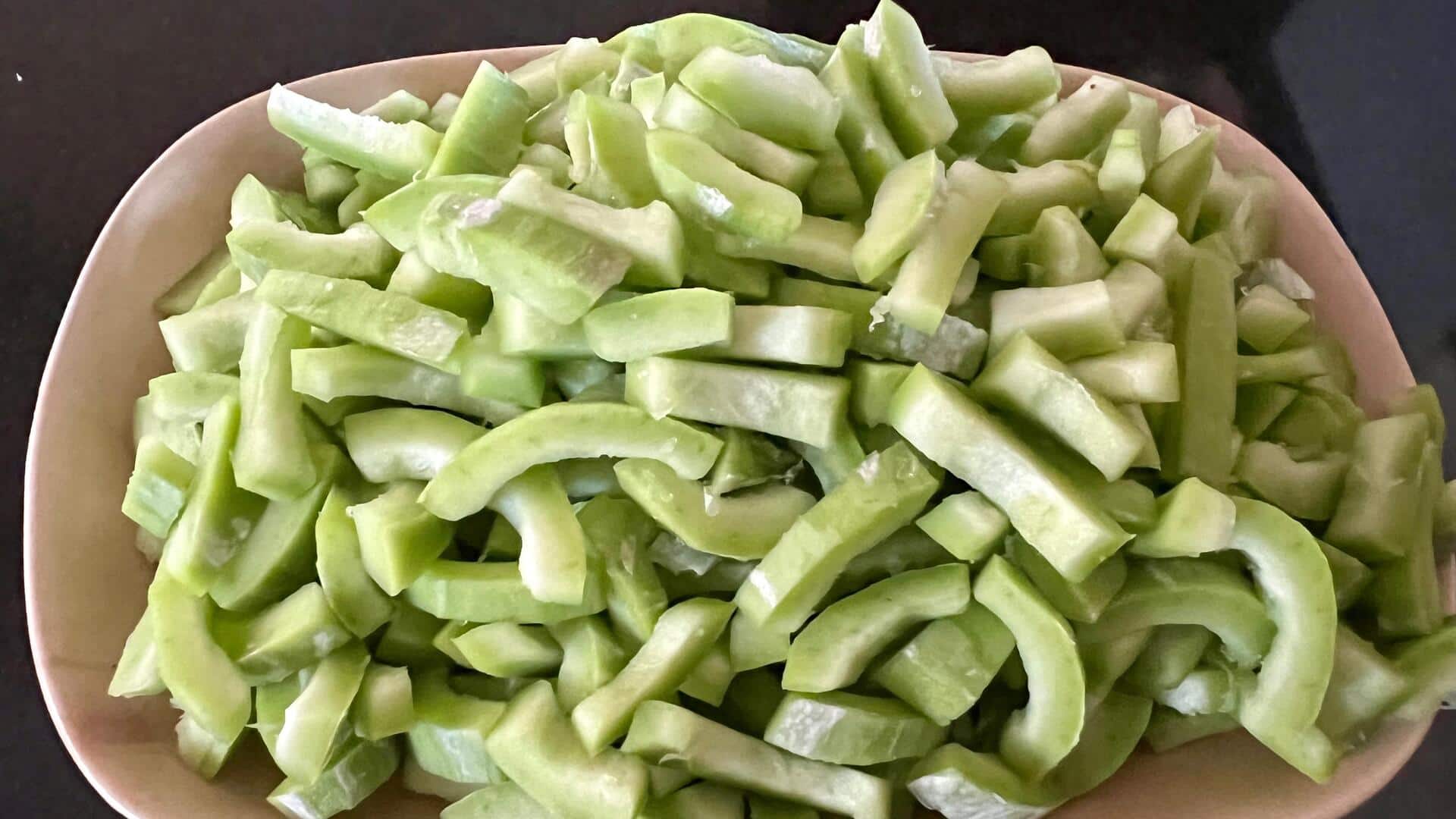 Snake gourd can be made into these interesting dishes