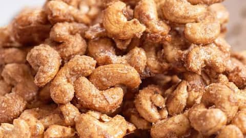 Make these vanilla cashew bites for a quick treat