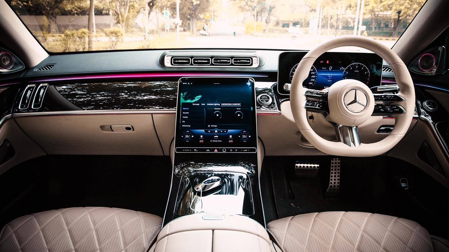 The cabin has a button-free center console The cabin has a button-free center console