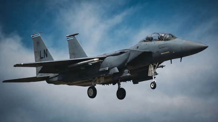 Mystery US military plane lands in Russia