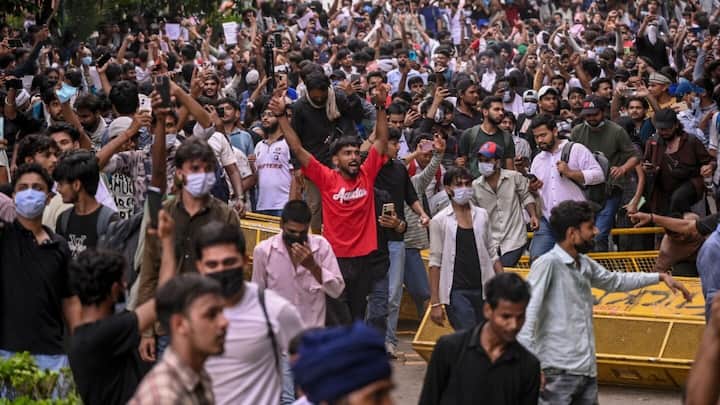 Security heightened at Jantar Mantar again after CJP's threat