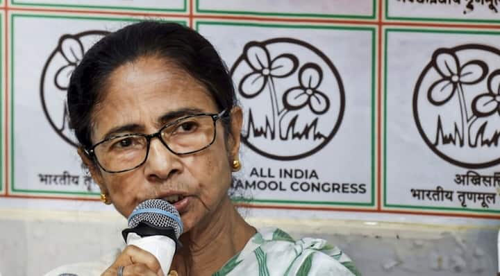 Governor dissolves Bengal Assembly even as Mamata refuses to resign 