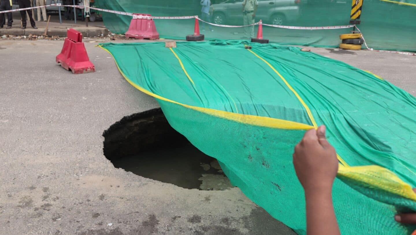 Massive sinkhole appears on Gurugram's IFFCO Chowk road after rain 