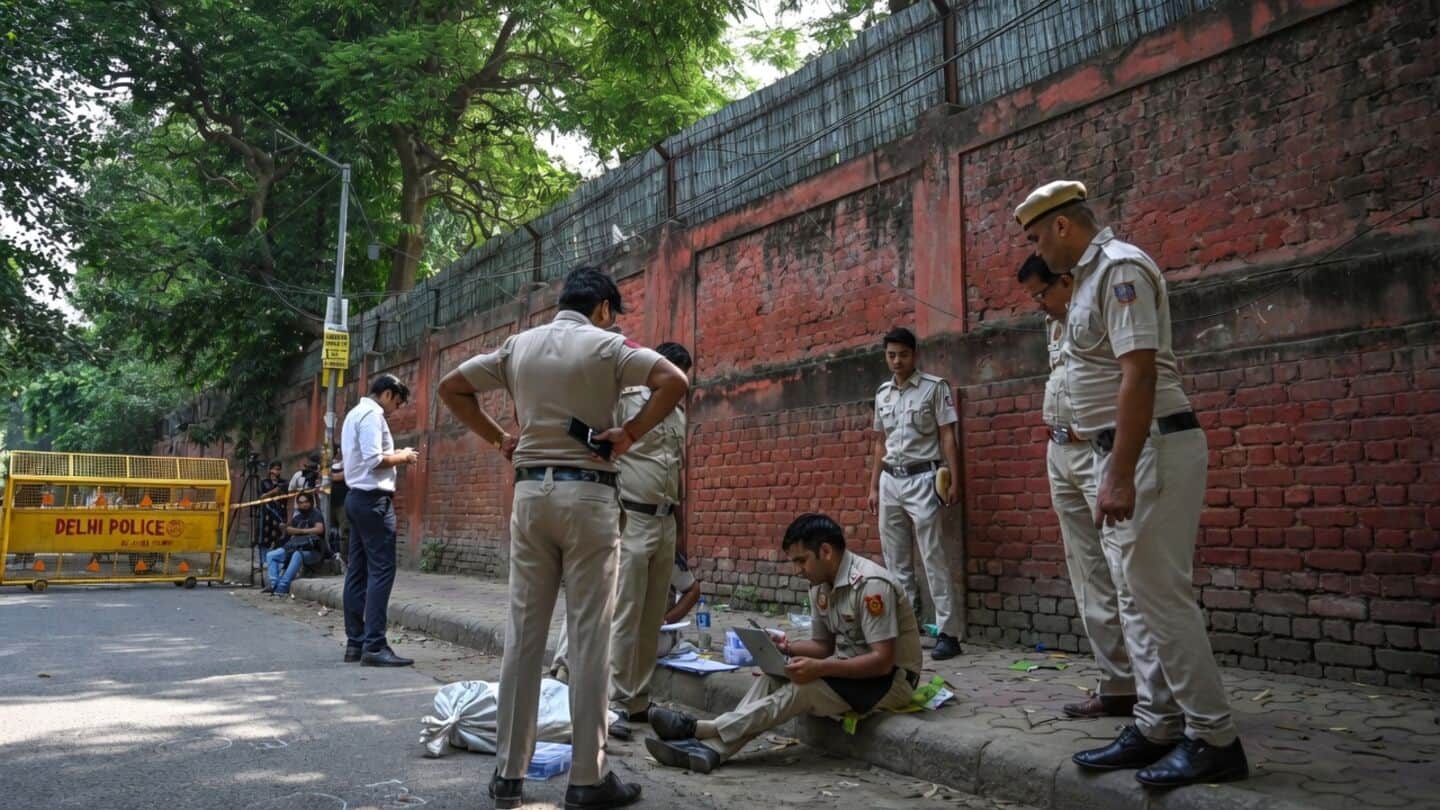 Lady Shri Ram suspends physical classes after teen gang-raped 