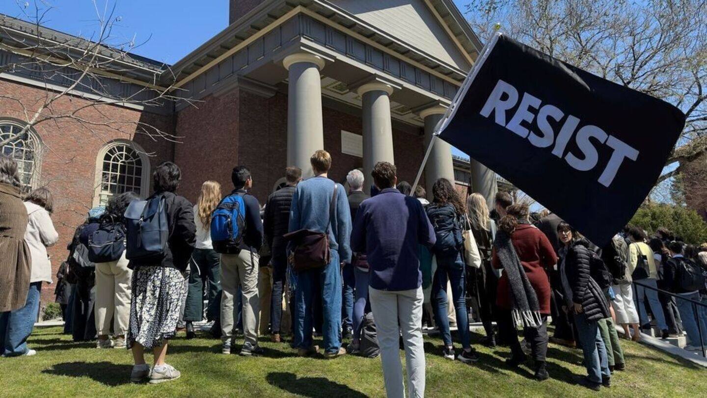 Trump administration bars Harvard from enrolling international students Trump administration bars Harvard from enrolling international students