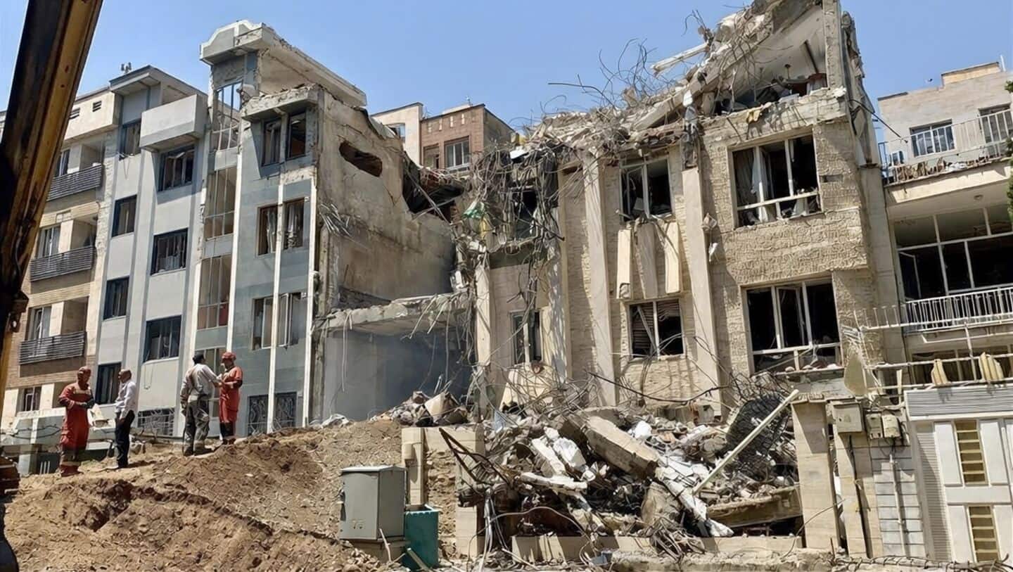 US-Israeli attacks kill 6 in Iran's Qom 