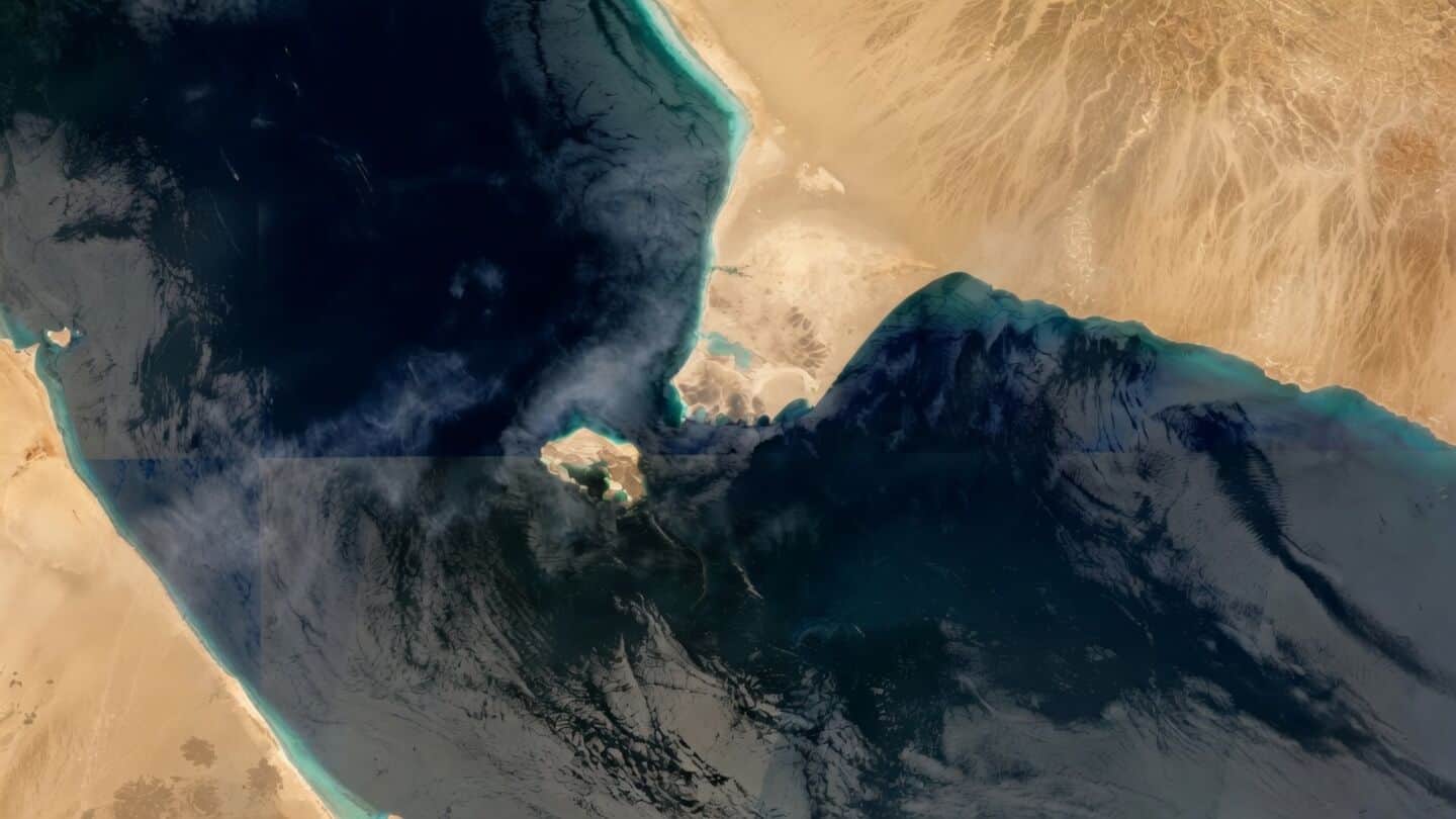 Tankers carrying Saudi crude for India u-turn after Houthis' threat 
