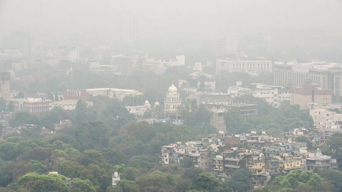 Delhi's air quality improves slightly; AQI at 305