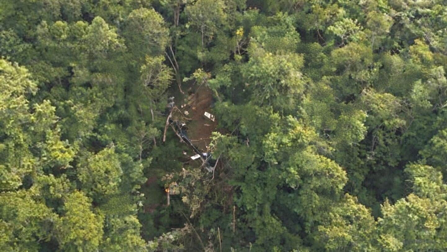 8 people dead after helicopter crashes in Indonesia