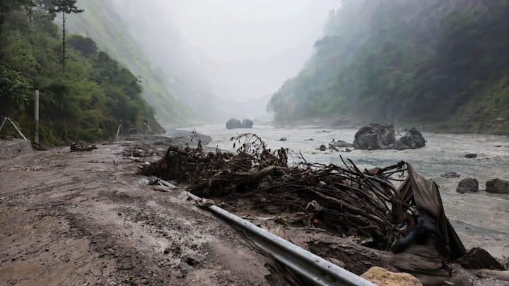 Barrier lake on Tibet-Nepal border could breach within 72hrs: China
