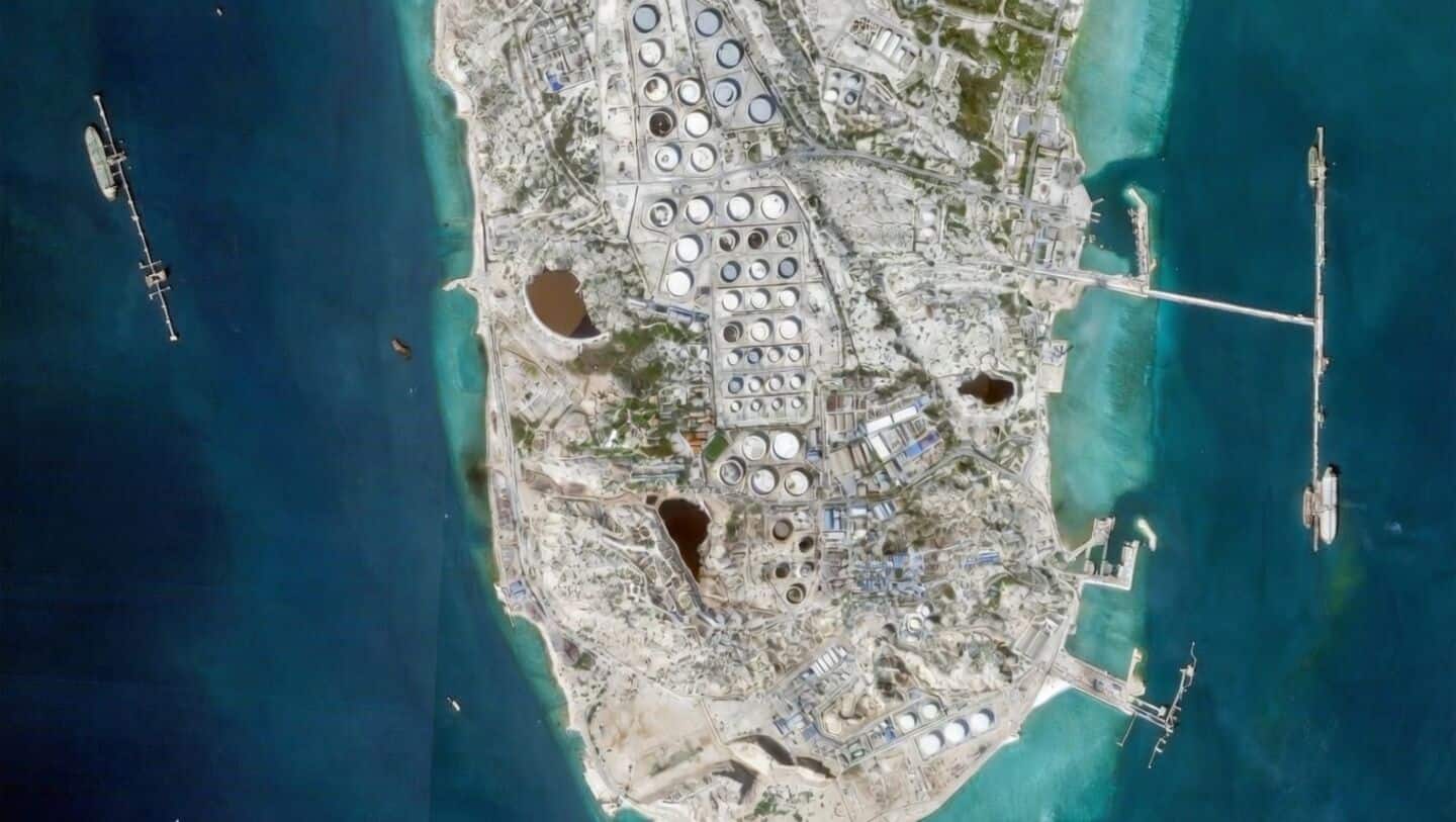 US, Israel bomb Iran's Kharg Island ahead of Hormuz deadline