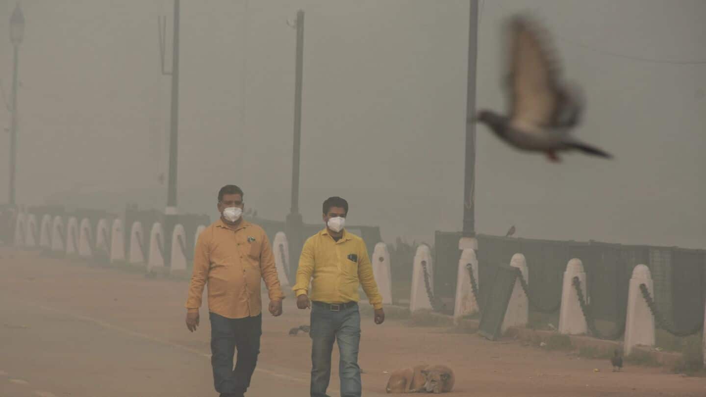 Delhi fog: AQI breaches 500, flight operations disrupted