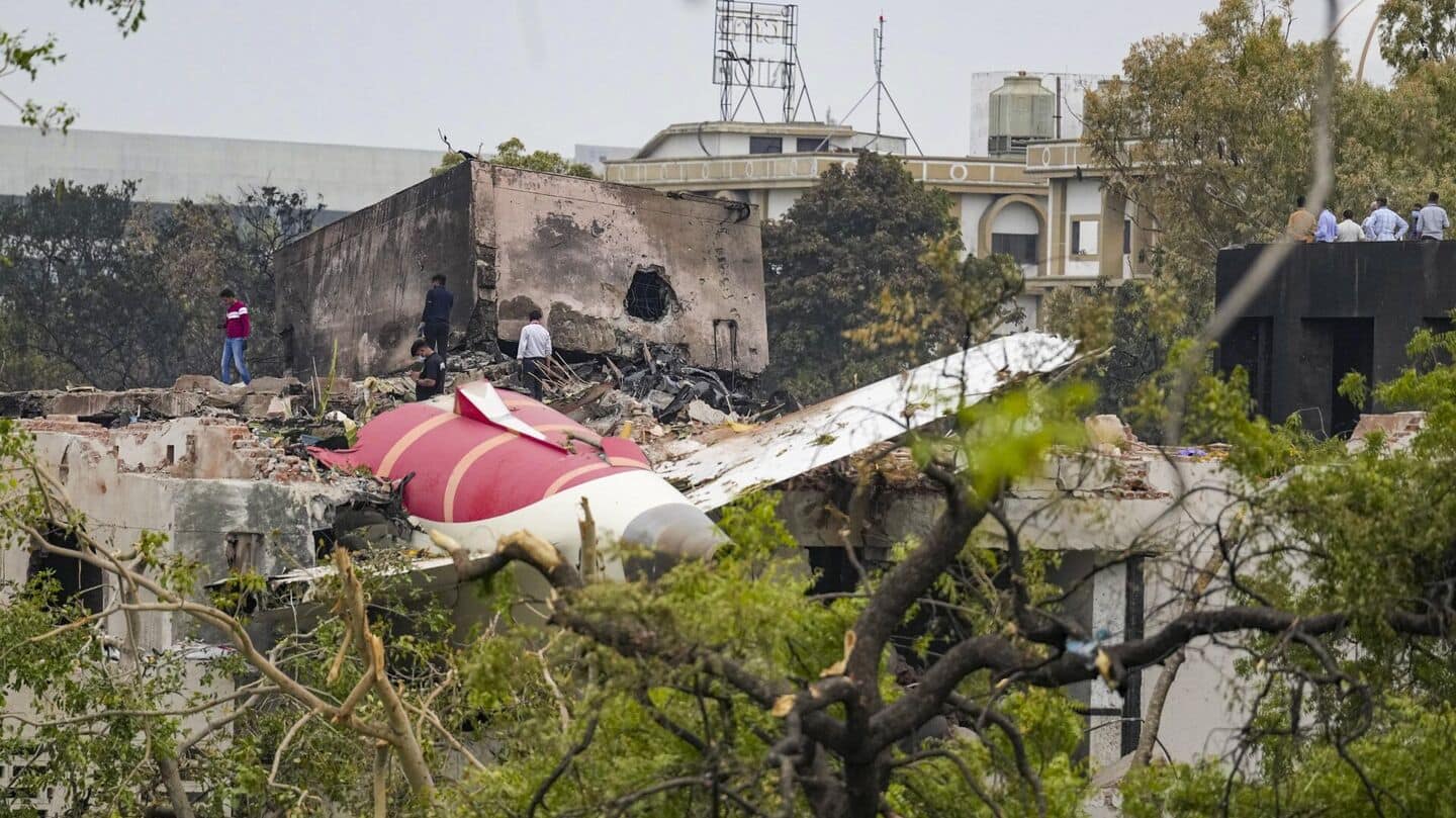 Fuel supply cut to engines caused Air India flight crash 