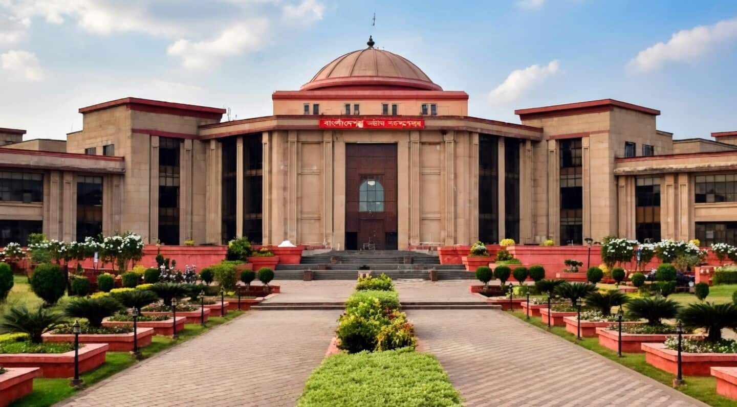 Can't force government students to recite Hindu prayers: Chhattisgarh HC 