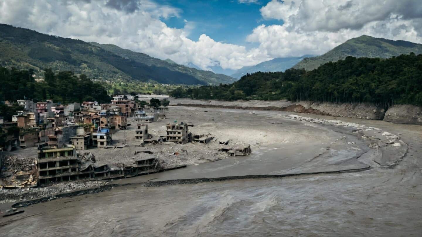 23 deaths in single Nepal home as toll nears 1,000 