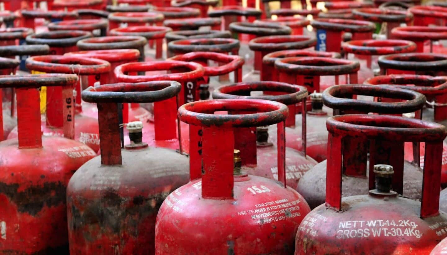 Bombay HC issues notice to Centre on gas distributors' plea