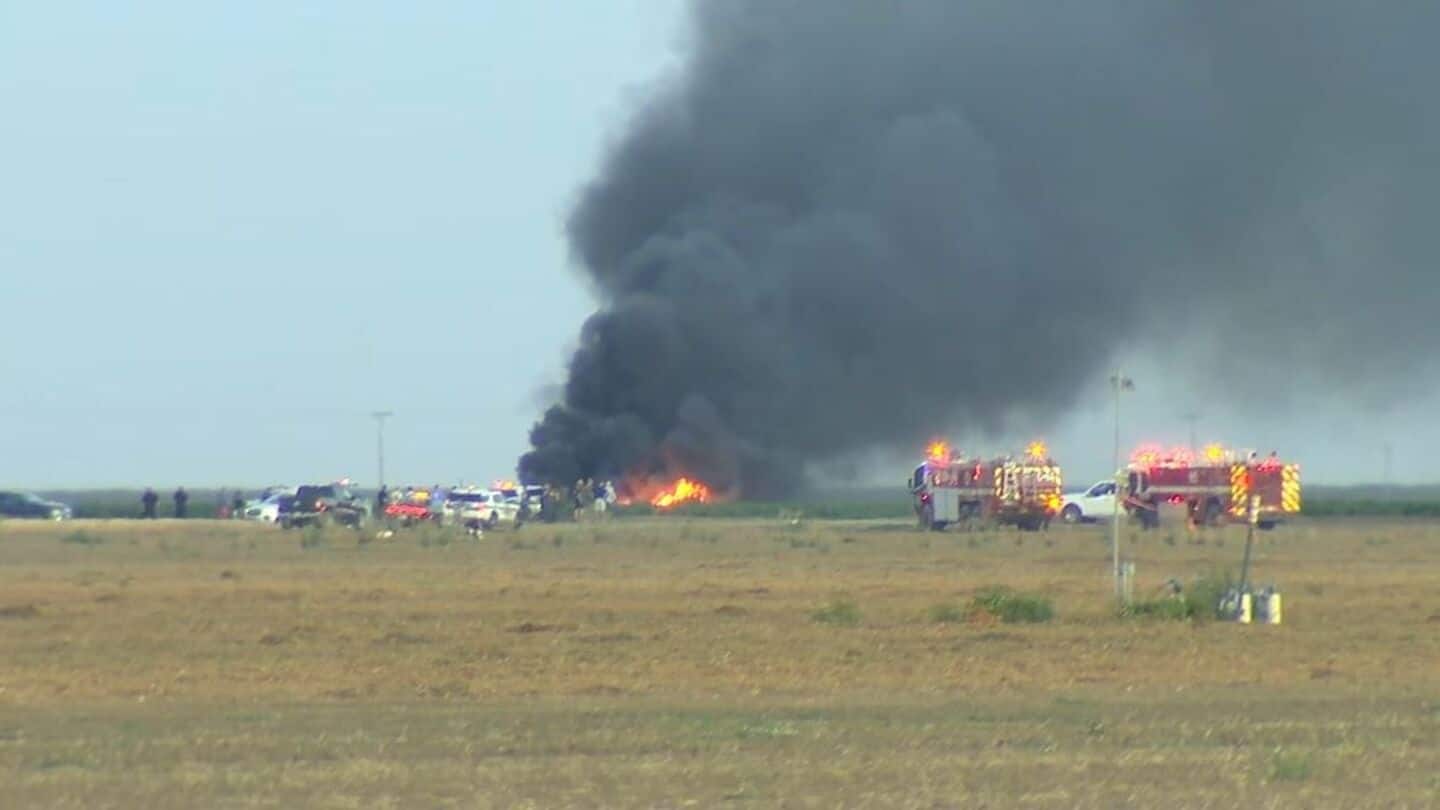 US Navy's F-35 fighter jet crashes in California; pilot unhurt US Navy's F-35 fighter jet crashes in California; pilot unhurt