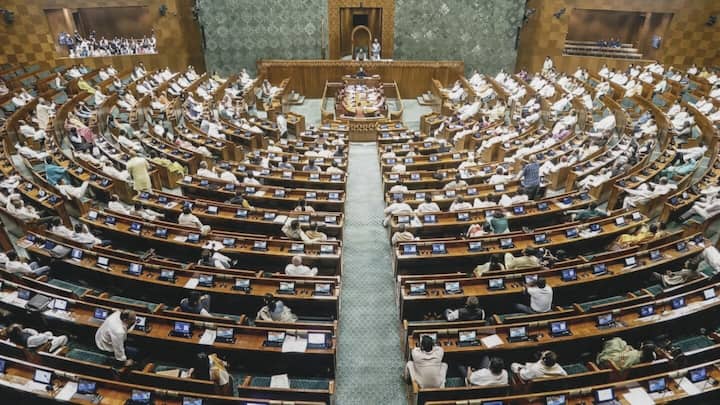 Parliament passes bill making insult to 'Vande Mataram' criminal offense