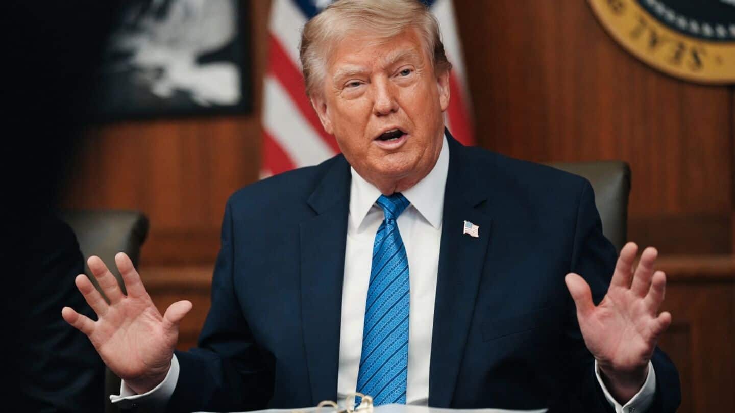 Trump denies US weapons shortage; vows to jail 'treasonous' leakers 